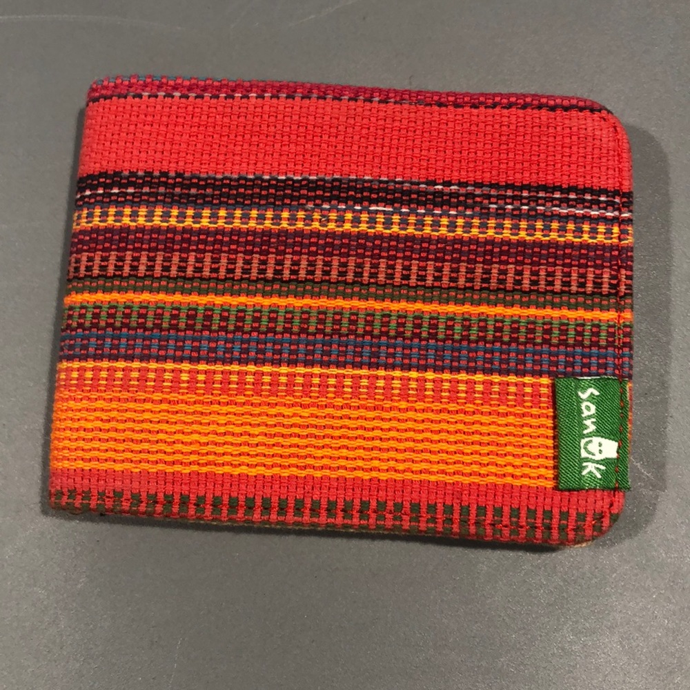 Sanuk wallet